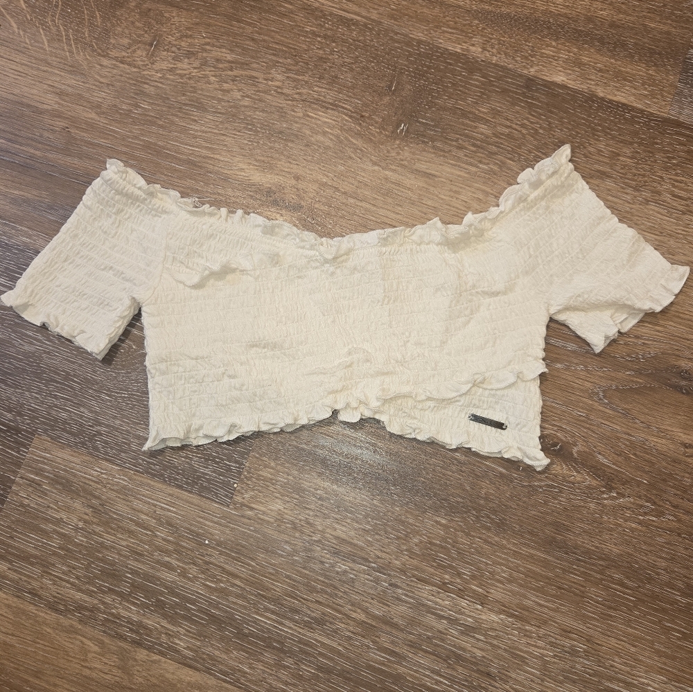 Kendall & Kylie Cream Off-Shoulder Crop Top Xs